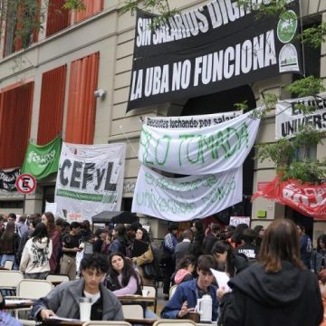 Estudiantes movilizados contra el veto a la Ley de Financiamiento Universitario