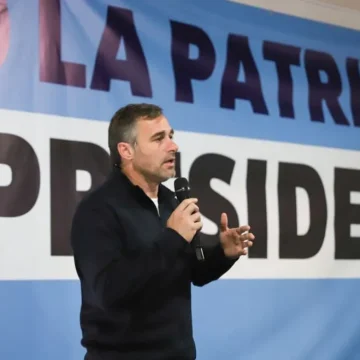 Pilar | Achával homenajea a Néstor Kirchner y lanza la mesa “Cristina presidenta”