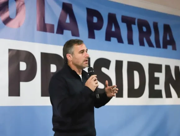 Pilar | Achával homenajea a Néstor Kirchner y lanza la mesa “Cristina presidenta”