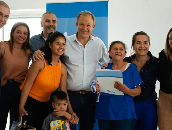 Almirante Brown | Se entregaron viviendas para adultos mayores