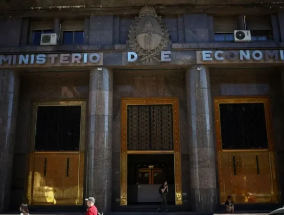 El superávit fiscal de 2024 se logró con un ajuste del gasto público sin precedentes