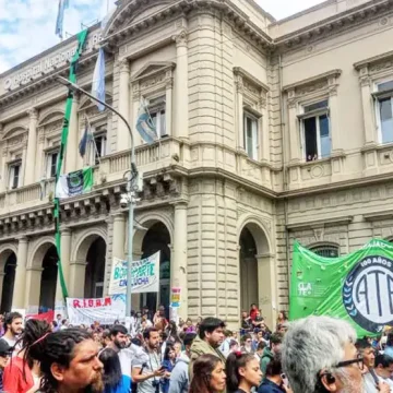 200 despidos en el Hospital Bonaparte asfixian la Salud Mental Pública