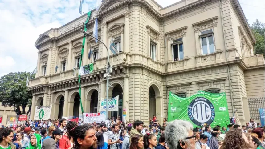 200 despidos en el Hospital Bonaparte asfixian la Salud Mental Pública