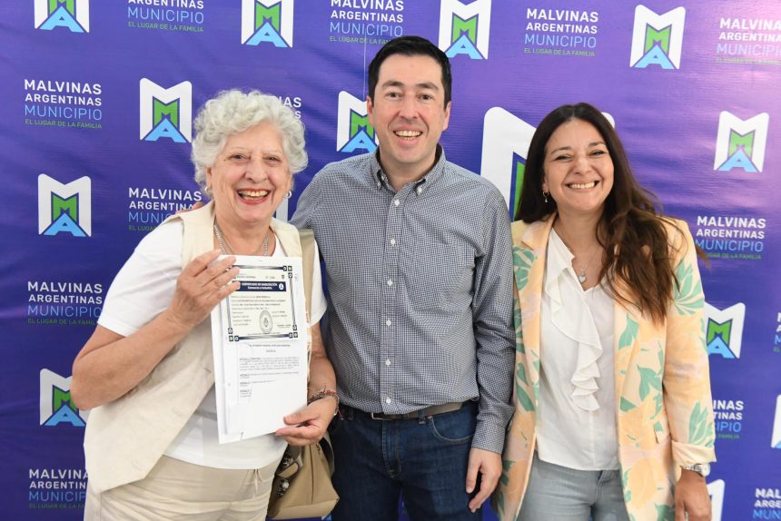 Malvinas Argentinas | Nardini hizo una nueva entrega de habilitaciones a comercios locales
