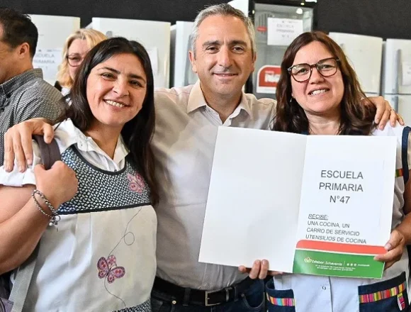 Larroque destacó una inversión de más de 2.600 millones en equipamiento para comedores escolares