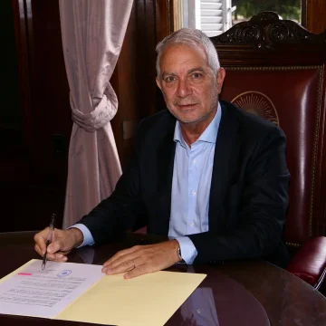 La Plata | Alak hizo una fuerte inversión en una obra para restaurar más de mil cuadras en La Plata