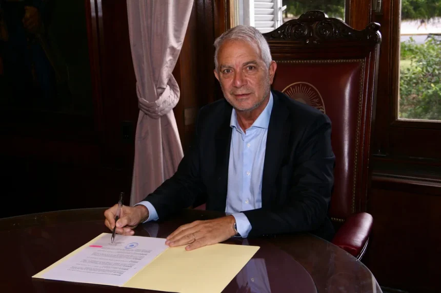 La Plata | Alak hizo una fuerte inversión en una obra para restaurar más de mil cuadras en La Plata