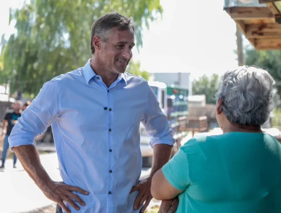 Pilar | Achával recorrió las nuevas pavimentaciones en Lagomarsino y participó de los precarnavales en Del Viso
