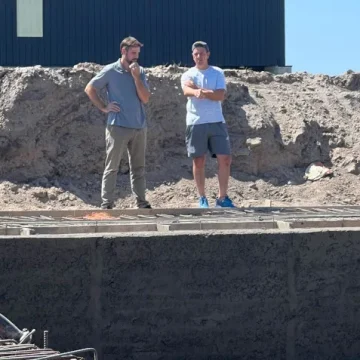 Roque Pérez | Sciaini supervisó el avance de las obras de construcción de las piletas en el Parque del Bicentenario