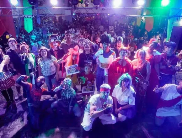 José C. Paz | Éxito rotundo en la primera edición de «Envíon Geek»
