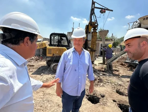 multimedia.normal.ba1b95bcc18381f1.Q2FzY2FsbGFyZXMgc3VwZXJ2aXPDsyBsYSBhbXBsaWFjX25vcm1hbC53ZWJw Almirante Brown | Cascallares supervisó trabajos de infraestructura, ampliación y refacción en las escuelas