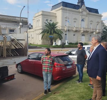 Chacabuco | El Municipio recibió mobiliario del gobierno provincial para equipar nuevos edificios educativos