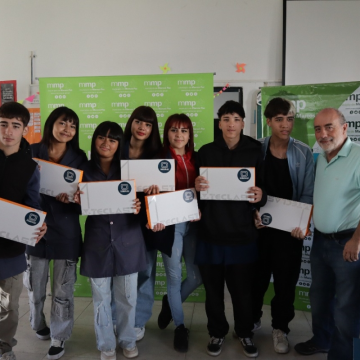 Marcos Paz | Se realizó la primera entrega de tablets para alumnos y alumnas de quinto año de escuelas públicas