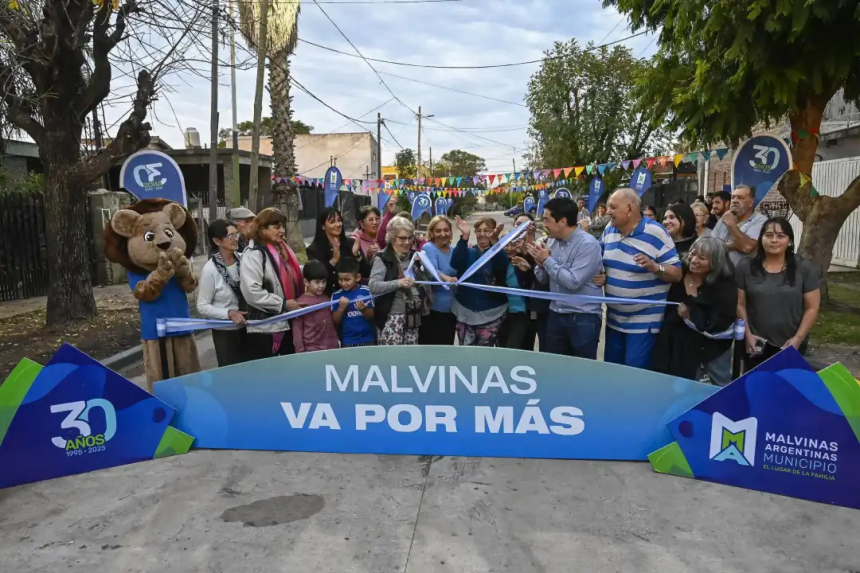 Malvinas Argentinas | Se inauguró otra etapa del pavimento de la calle José Verdi