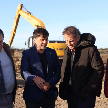 Castelli | Echarren y Katopodis supervisaron  el avance de las obras en la laguna “La Rosita”