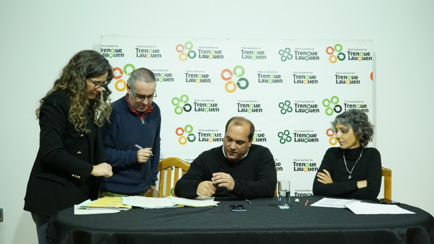 Trenque Lauquen | Recoulat encabezó la firma de escrituras y destacó el trabajo conjunto con Provincia