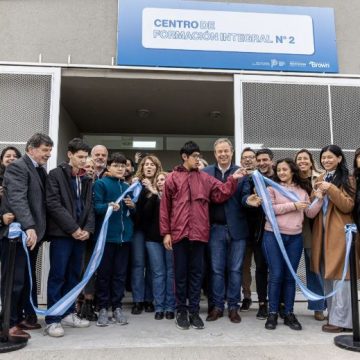 Almirante Brown | Cascallares y Sileoni inauguraban dos nuevos edificios educativos en Glew