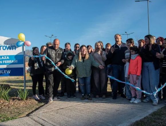 Almirante Brown | el Municipio pidió a Nación el traspaso del Hogar Eva Perón y reinauguró una plaza en Glew