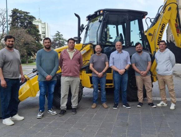 Tres Arroyos | el municipio incorporó maquinaria para delegaciones y entregó mobiliario escolar