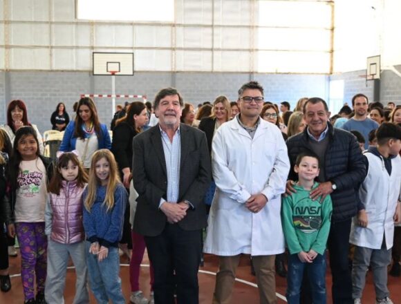 Benito Juárez | Marini y Sileoni inauguraron obras en escuelas de Barker