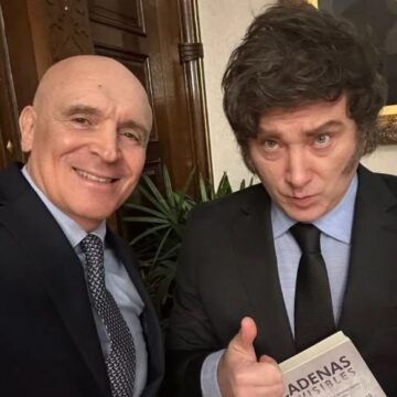 Milei atribuyó la renuncia de Espert a una “operación K” y confirmó a Santilli como primer candidato